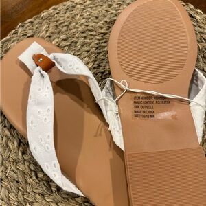 Torrid White Eyelet Flip/Flop size 13 WW